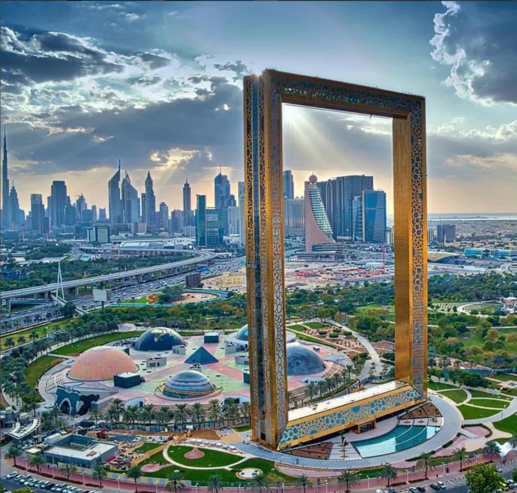 _dubaiFrame